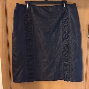 Melanie Lyne Women’s Faux Leather Ruched Skirt Black Size 16